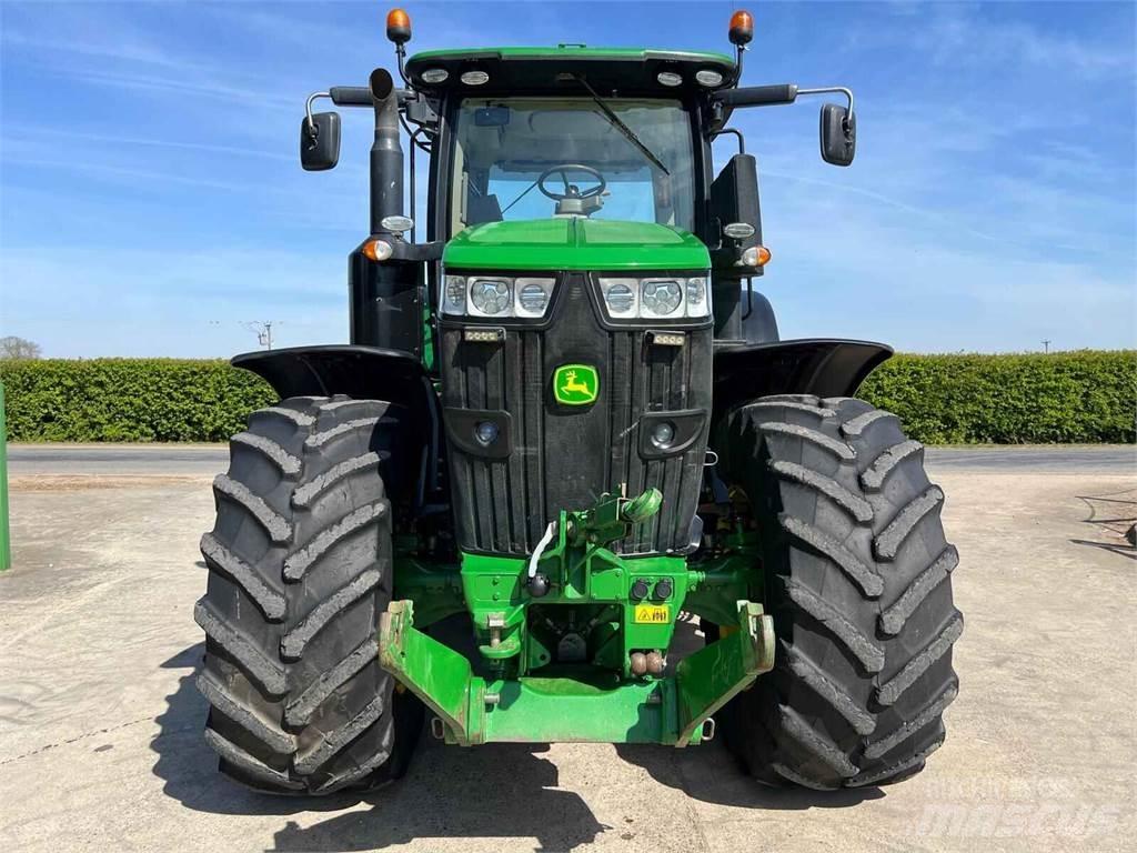 John Deere 7310R Traktorok