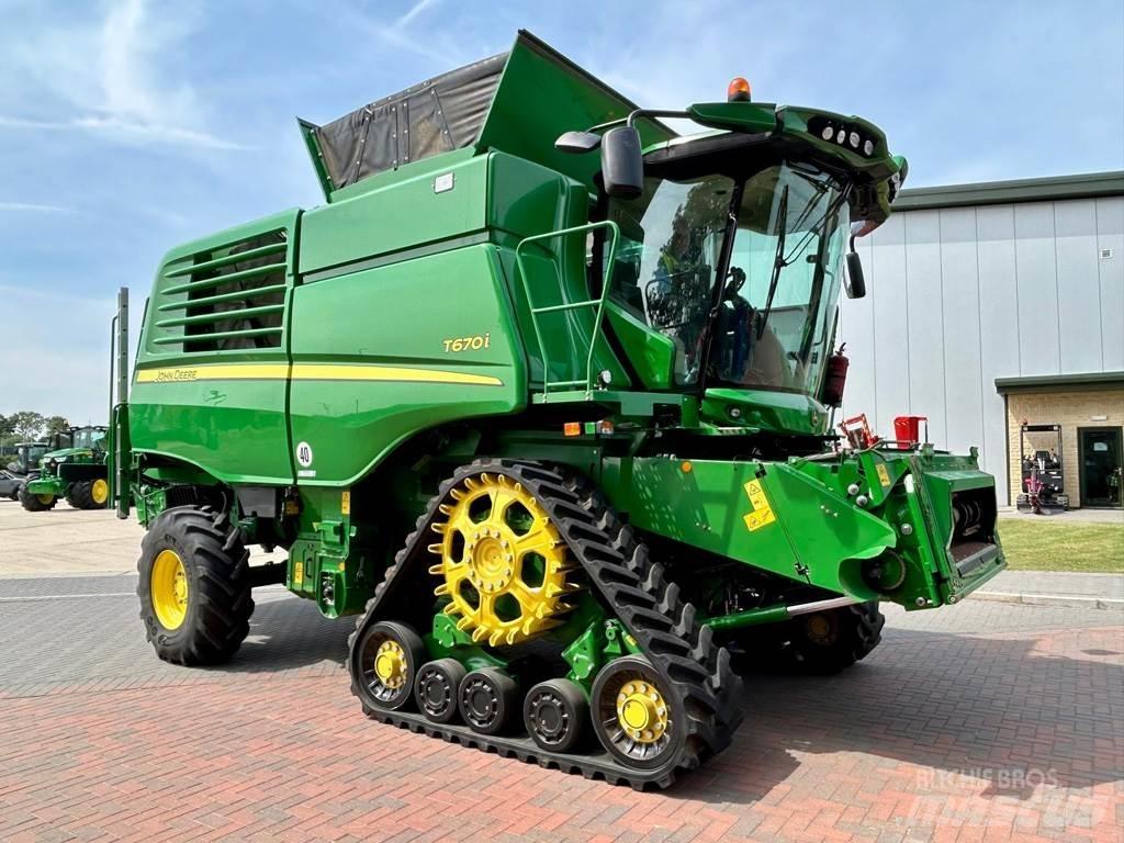 John Deere T670 Kombájnok
