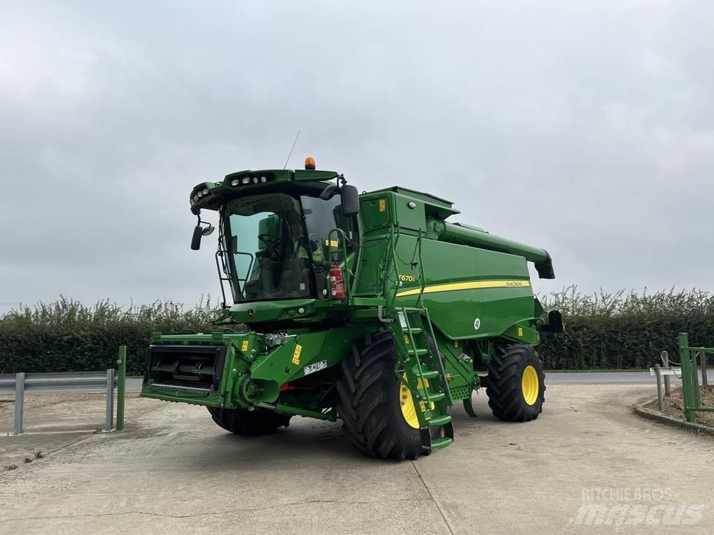 John Deere T670I Kombájnok