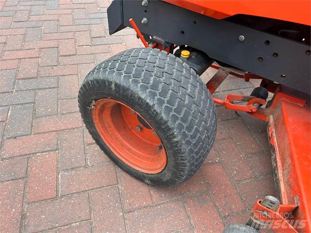 Kubota BX2350 Kompakt traktorok