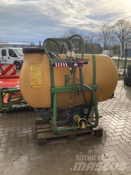 Amazone US604T Vontatott trágyaszórók