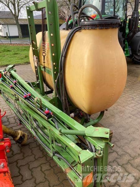 Amazone US604T Vontatott trágyaszórók