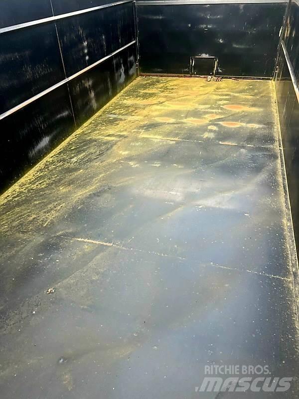  Custom 21 FT Egyéb