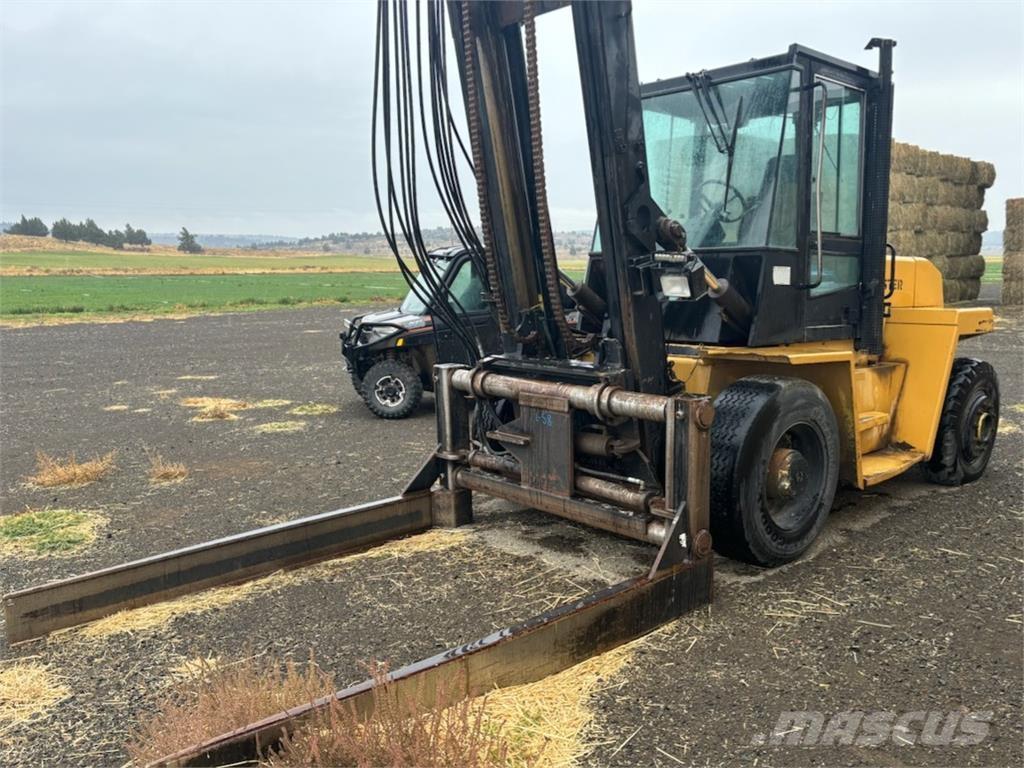 Hyster H210XL Bálafogó