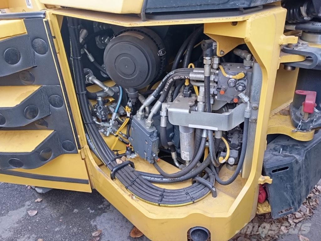 Bomag BW 203 AD-4 Ikerdobos hengerek