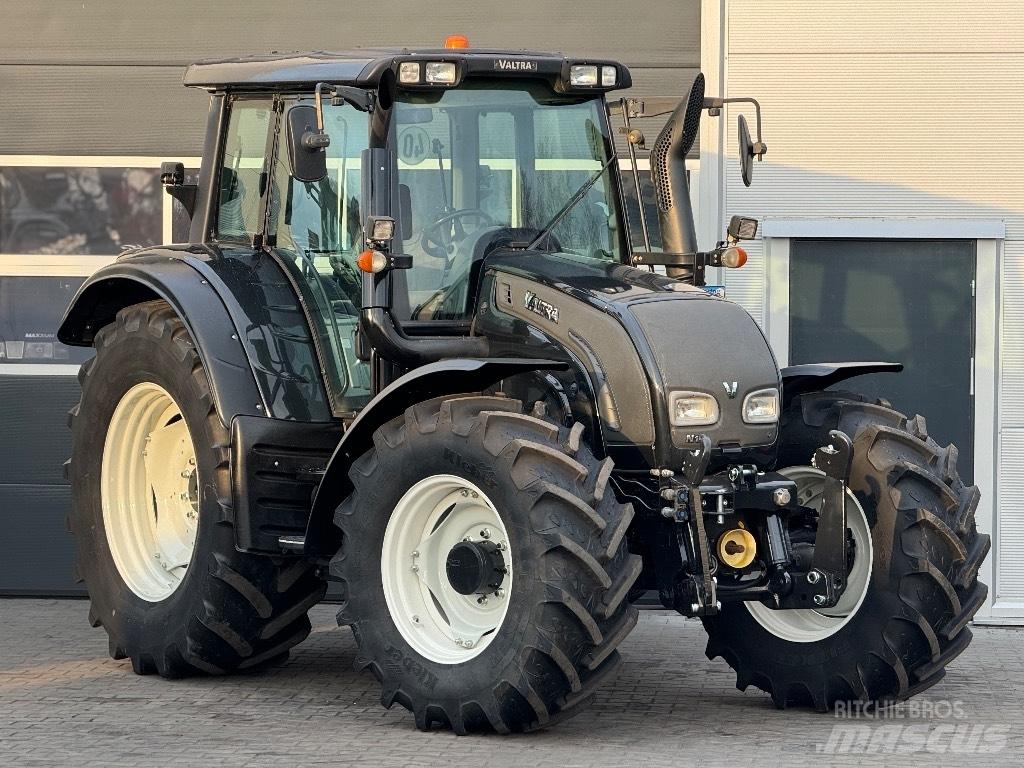 Valtra N 122 V Traktorok