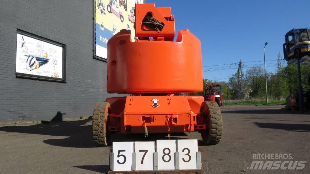 JLG E400AJPN Karos emelők