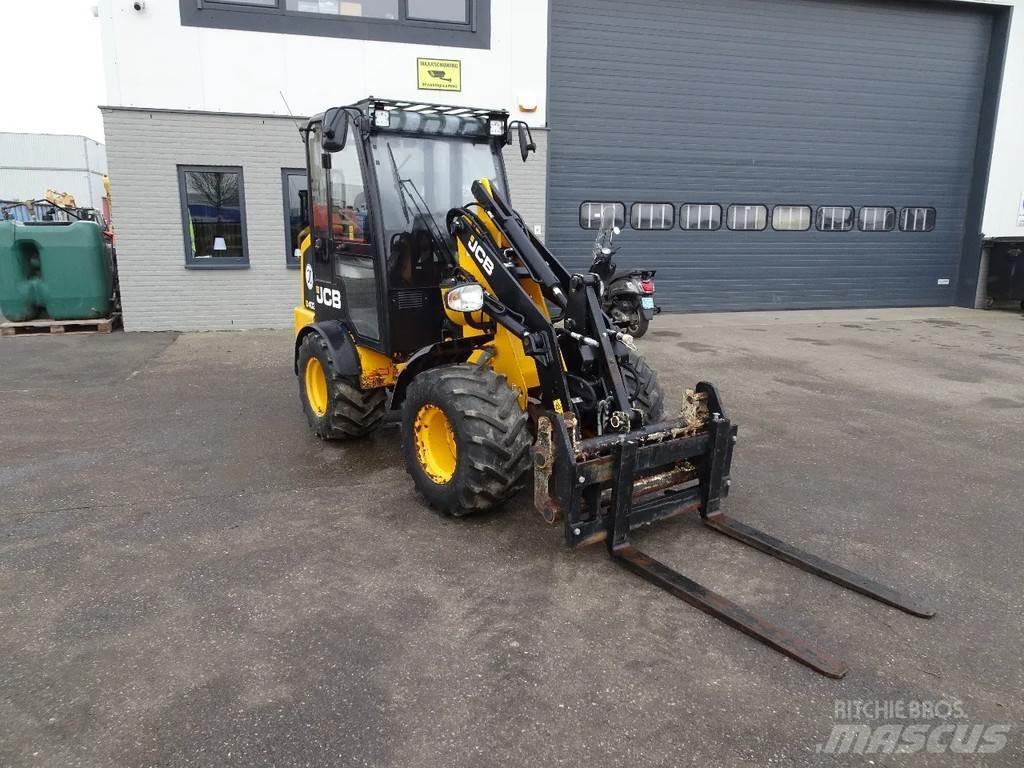 JCB 403 Gumikerekes homlokrakodók