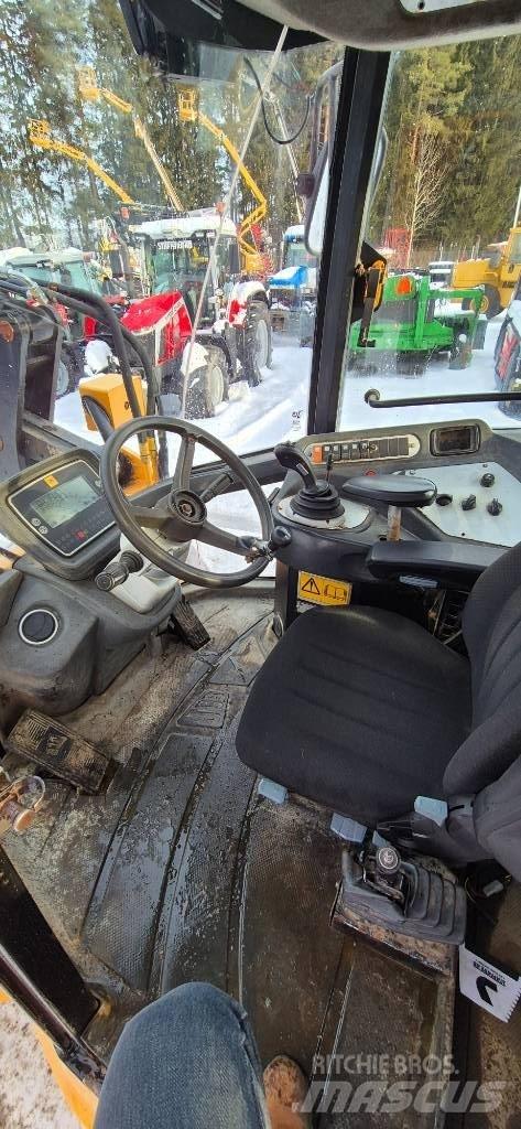 JCB 426 Gumikerekes homlokrakodók