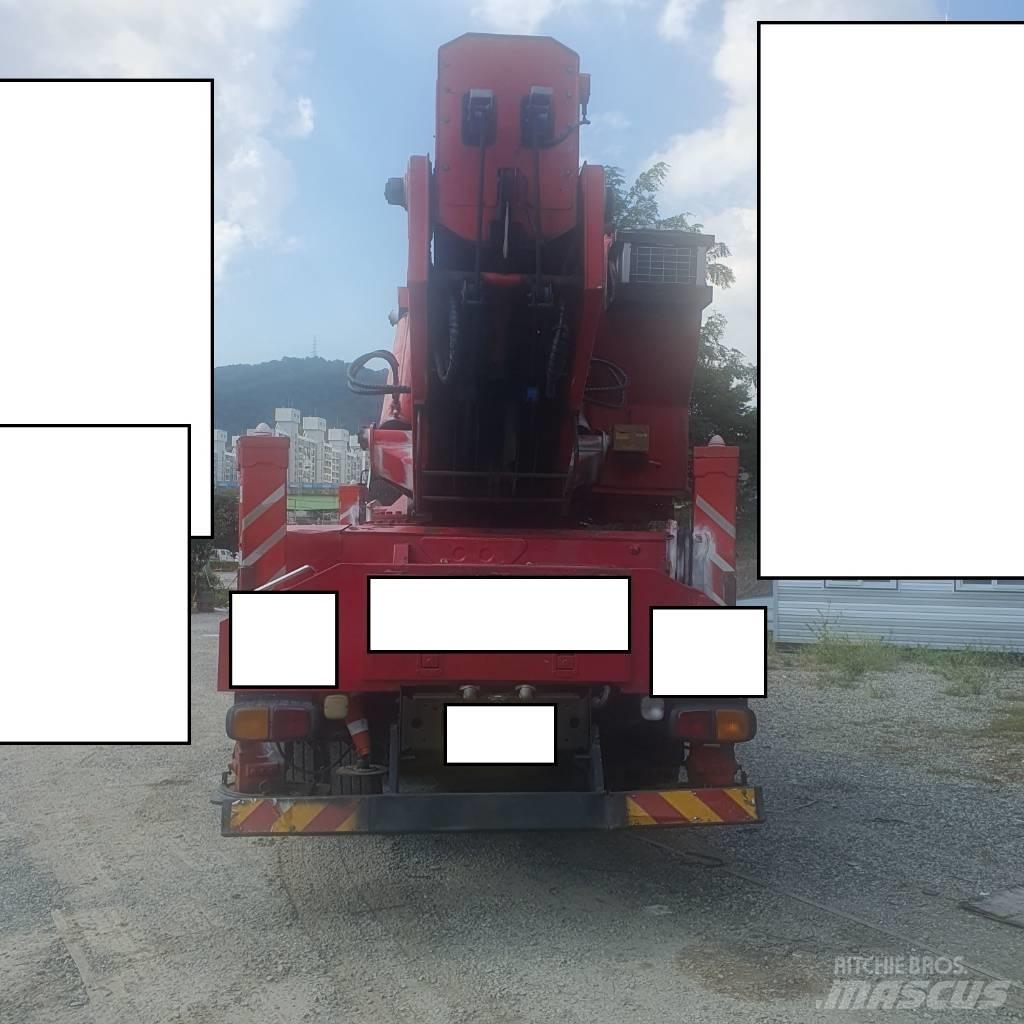Horyong SKY750 Teherautóra szerelt emelők és állványok