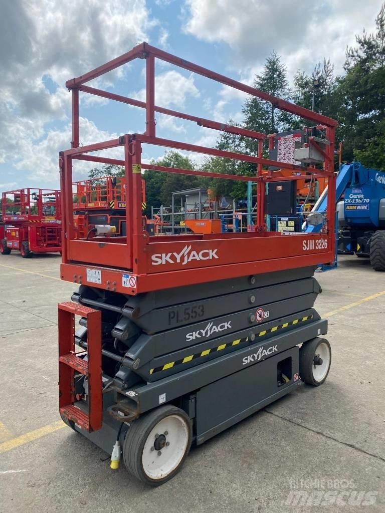 SkyJack SJ 3226 Ollós emelők
