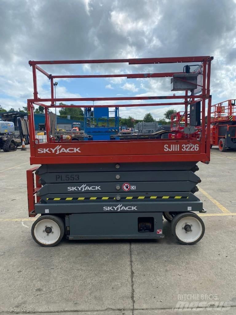 SkyJack SJ 3226 Ollós emelők