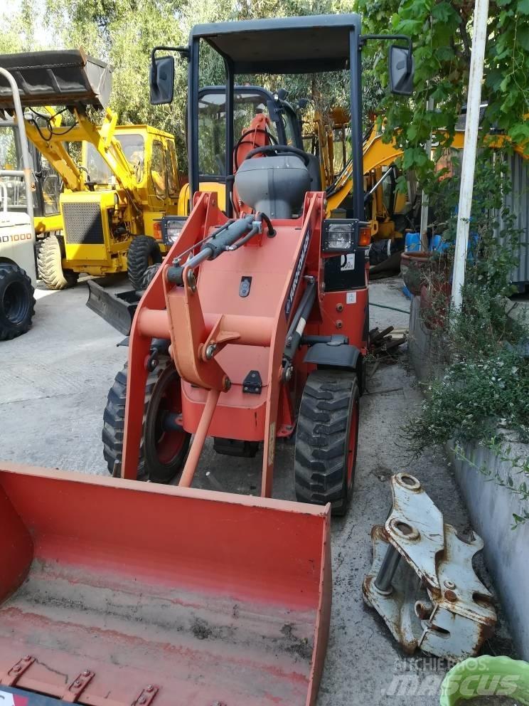 Eurocomach E215K Gumikerekes homlokrakodók