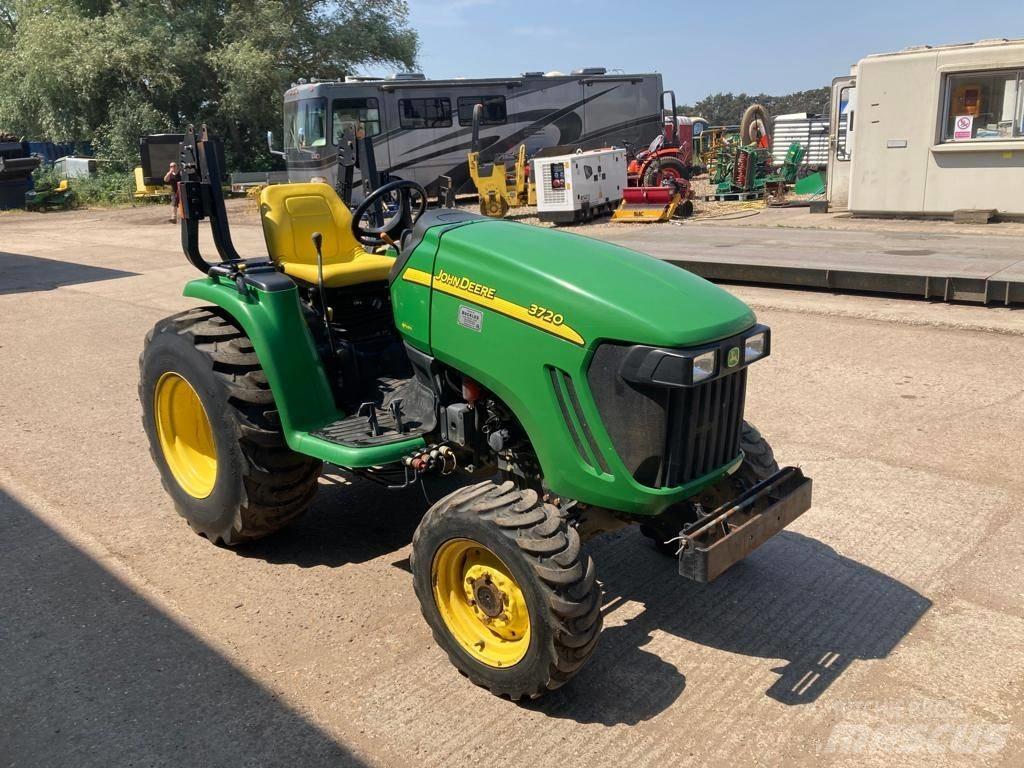 John Deere 3720 Traktorok