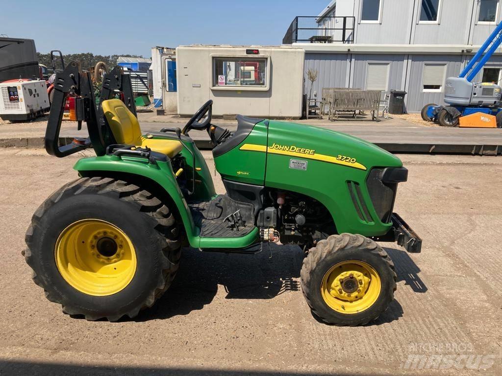 John Deere 3720 Traktorok