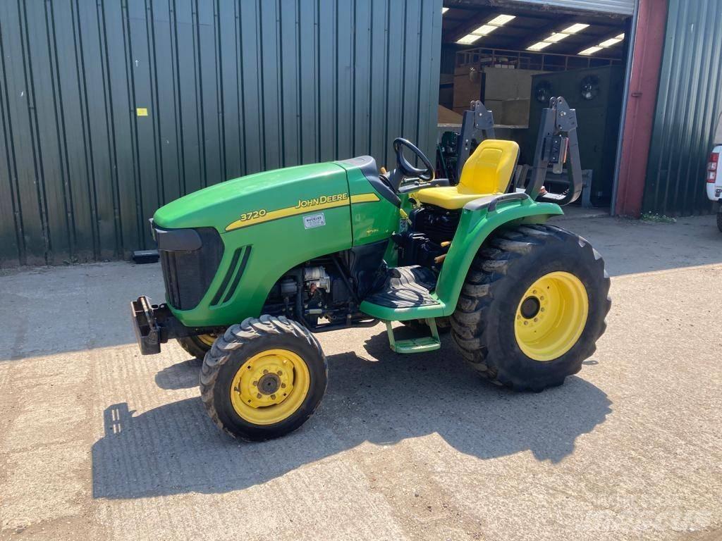 John Deere 3720 Traktorok