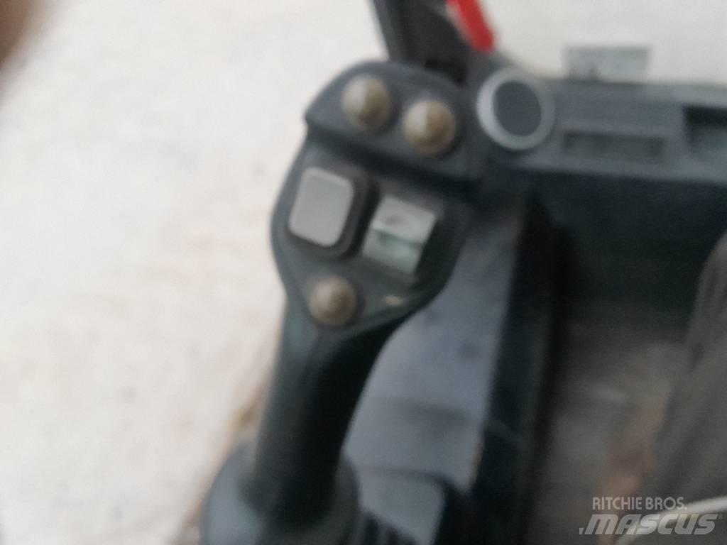 JCB 190 T Kompakt traktor adapterek