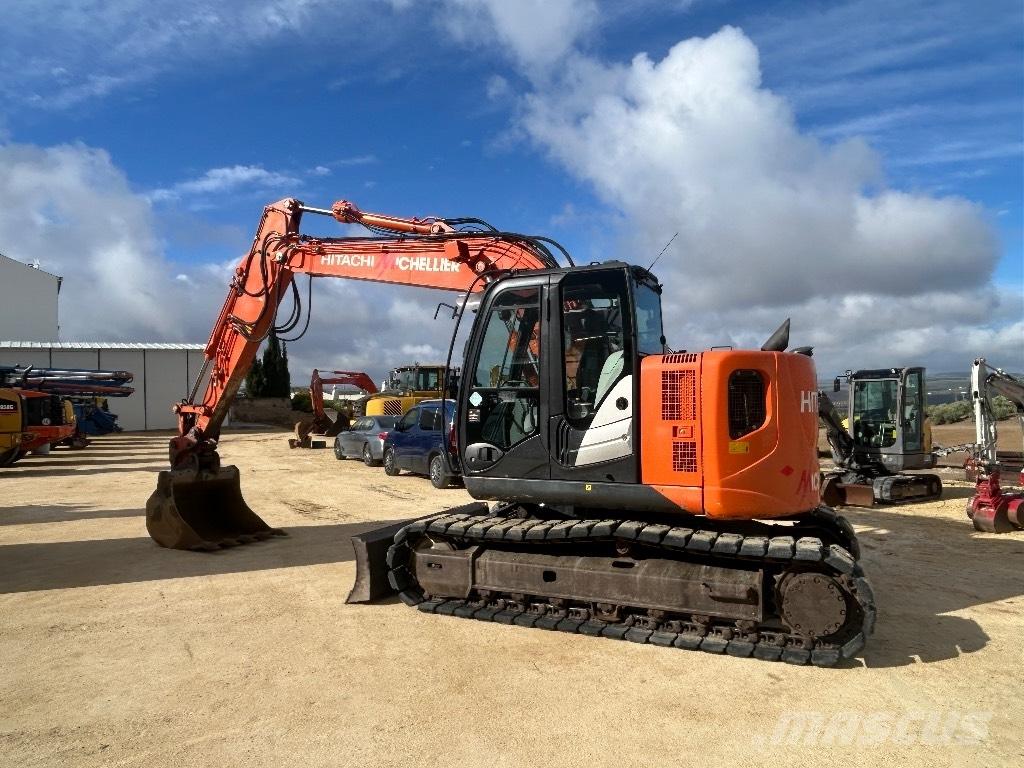 Hitachi ZX 135 Lánctalpas kotrók