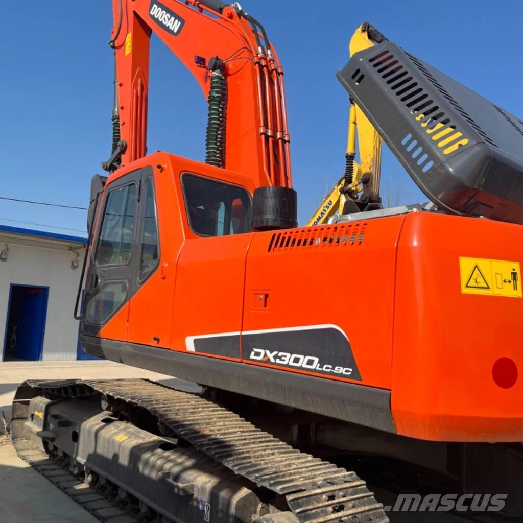 Doosan DX 300 Lánctalpas kotrók