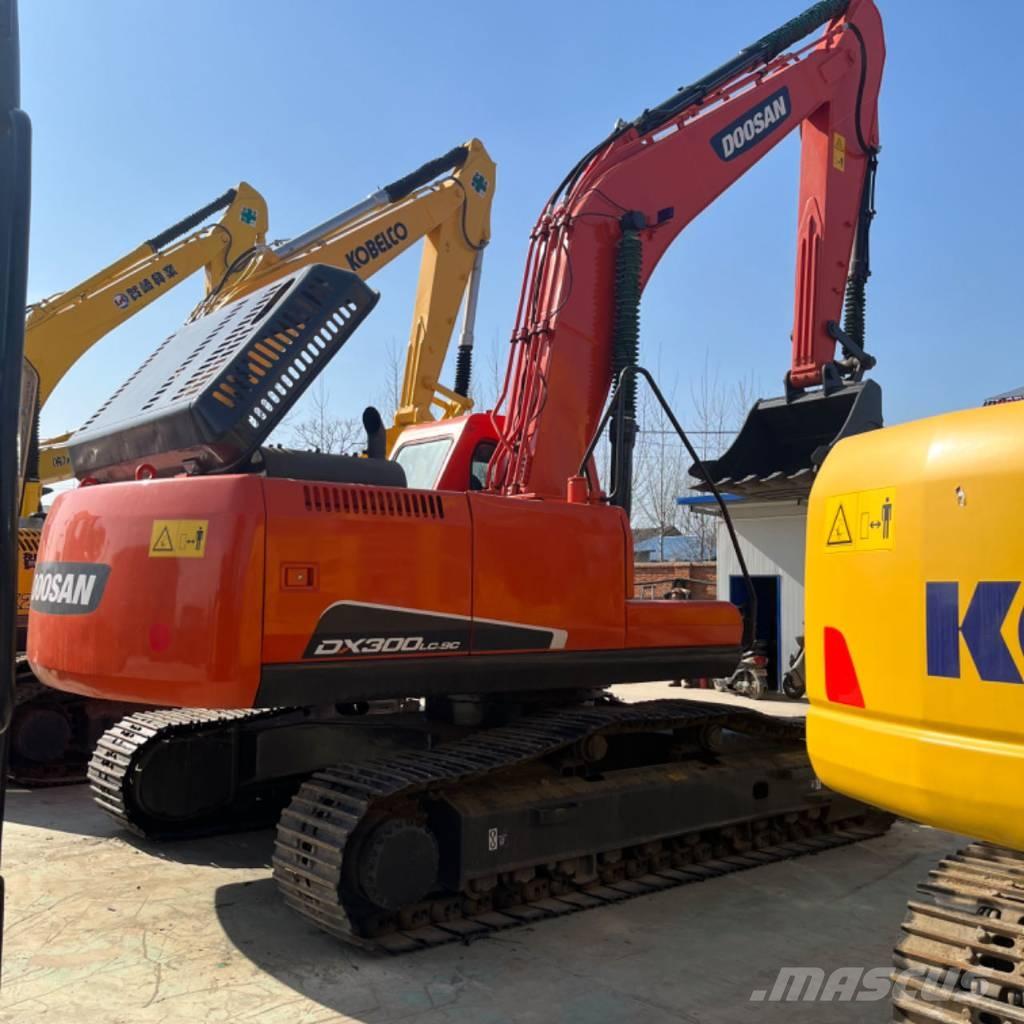 Doosan DX 300 Lánctalpas kotrók