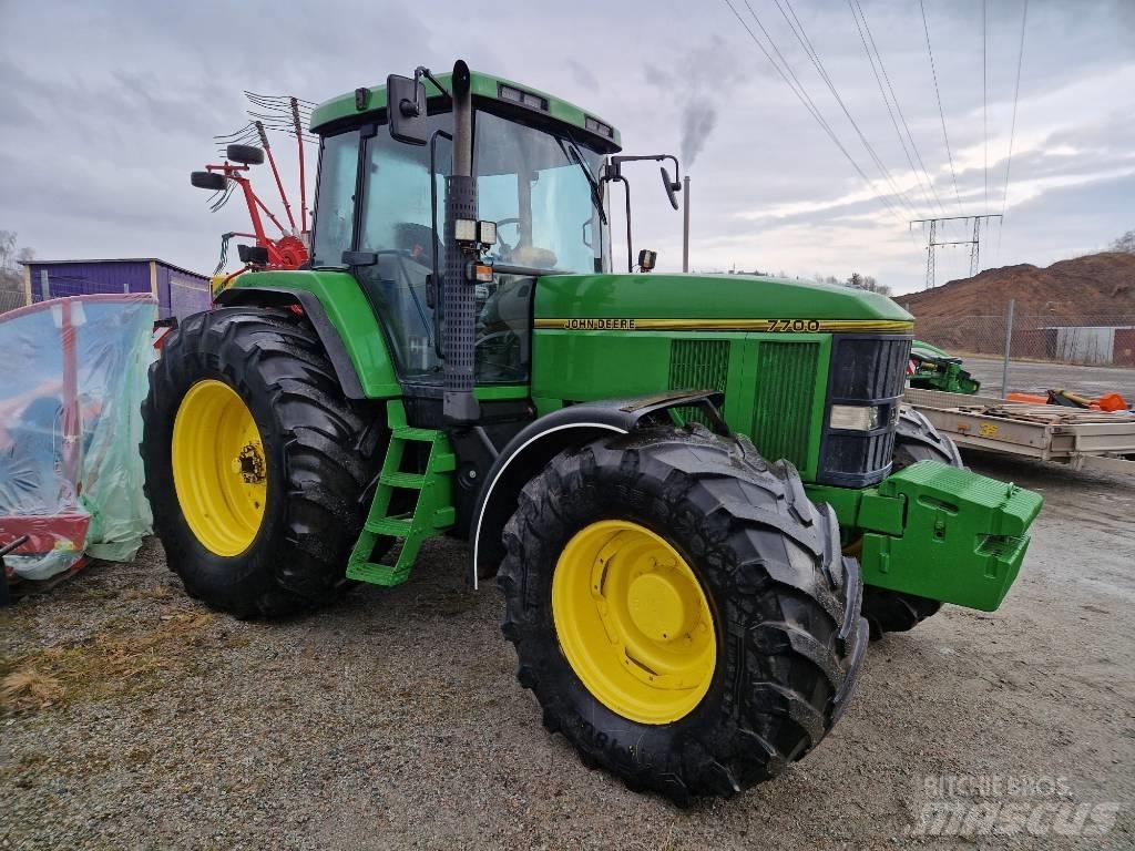 John Deere 7700 Traktorok