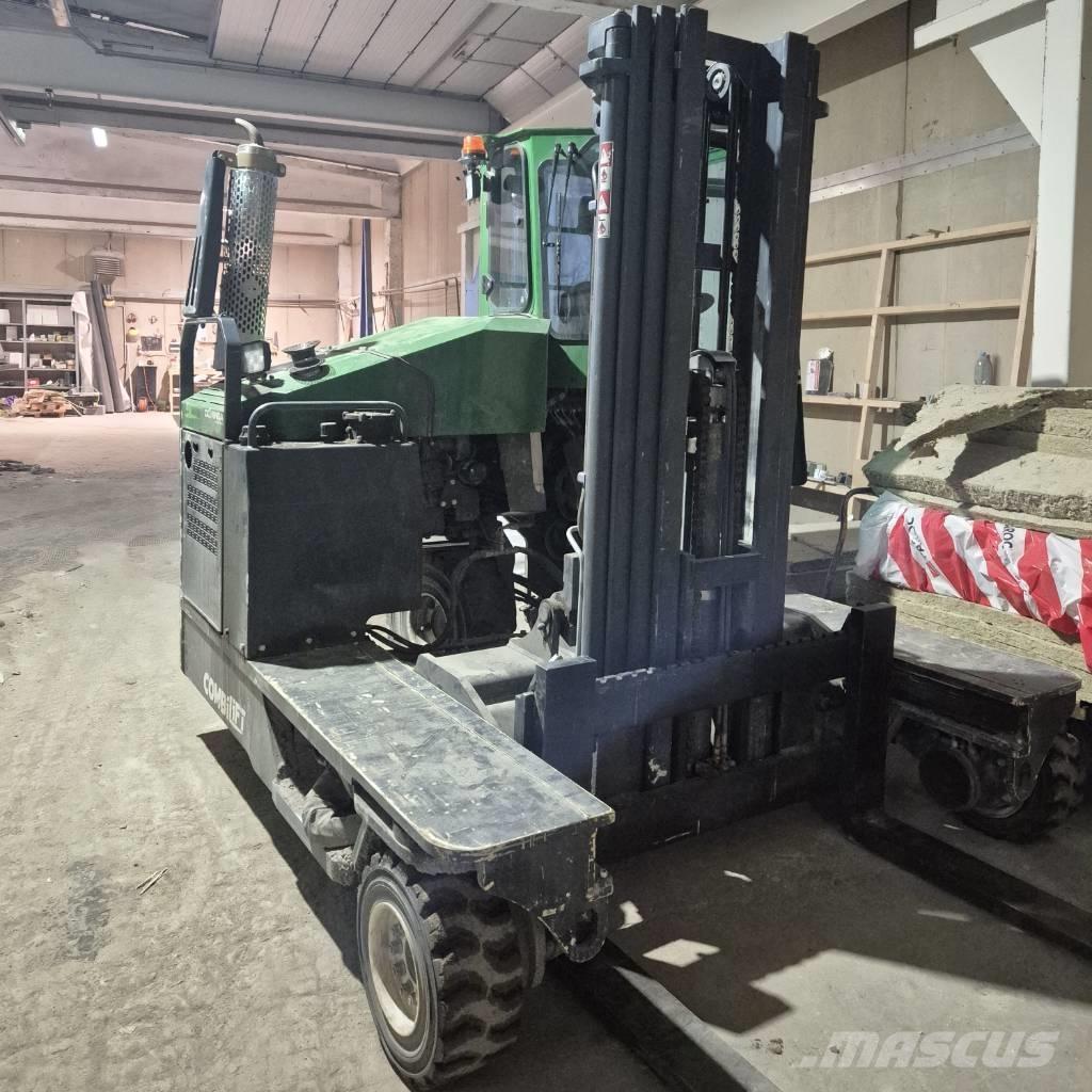 Combilift C 4000 Tolóoszlopos négyutas targonca