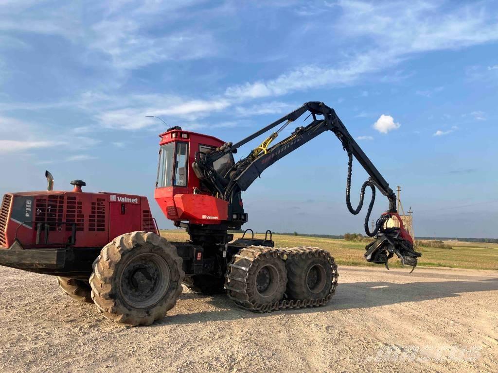 Komatsu 911.4 Betakarítók