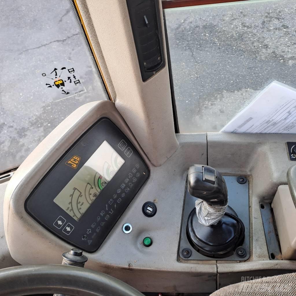 JCB 426 B Gumikerekes homlokrakodók