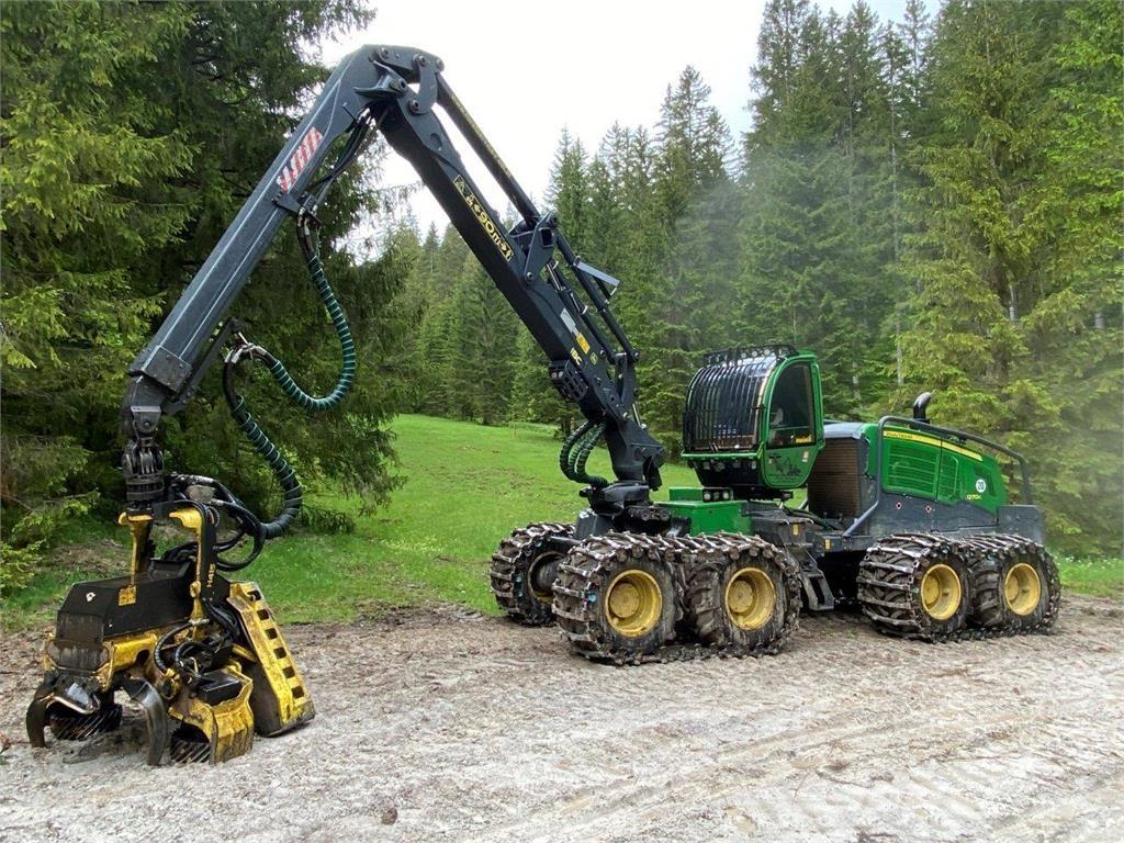 John Deere 1270 G Betakarítók