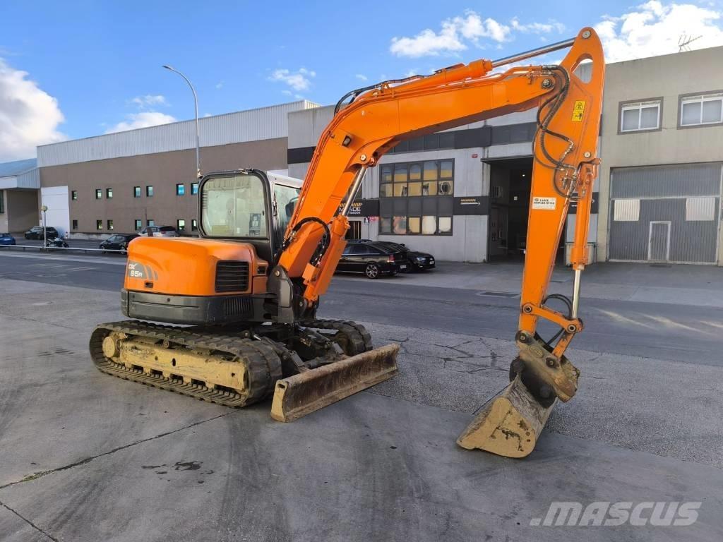Doosan DX 85 R-3 Közepes (midi) kotrók 7 t - 12 t