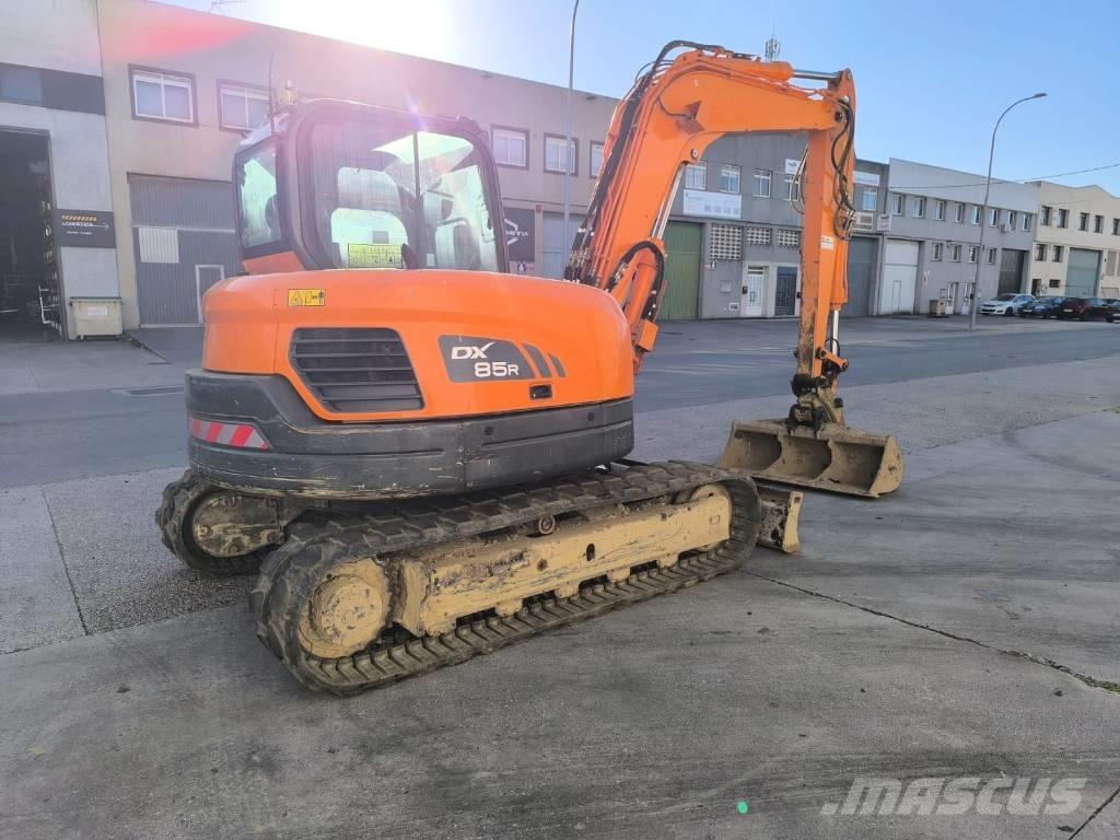 Doosan DX 85 R-3 Közepes (midi) kotrók 7 t - 12 t