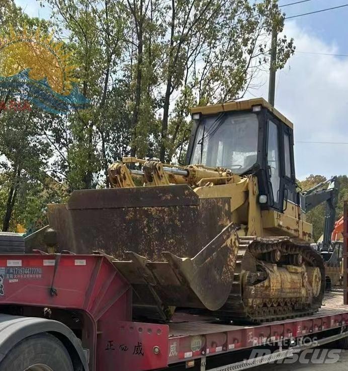 CAT 973 D Lánctalpas homlokrakodók