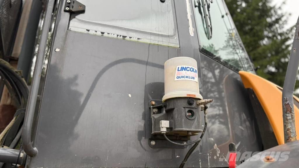 CASE 330 B Csuklósdömperek