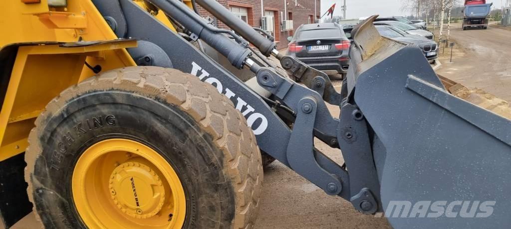 Volvo L 90 B Gumikerekes homlokrakodók
