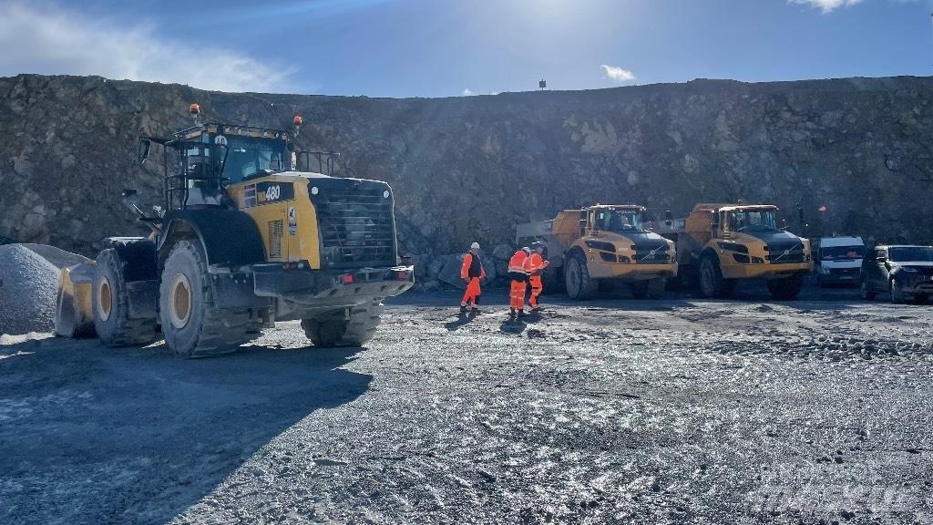 Komatsu WA480 Gumikerekes homlokrakodók