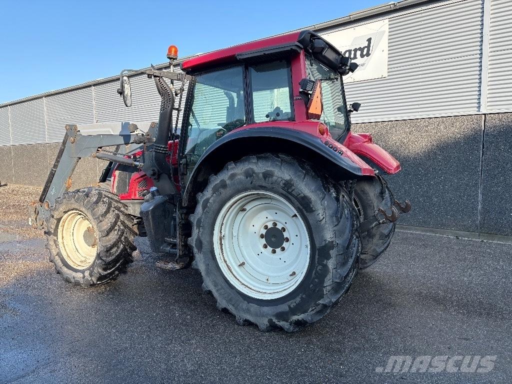 Valtra N 143 Traktorok