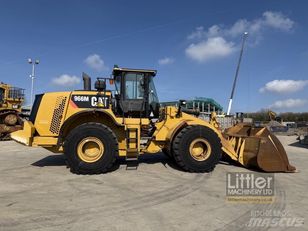 CAT 966 M Gumikerekes homlokrakodók