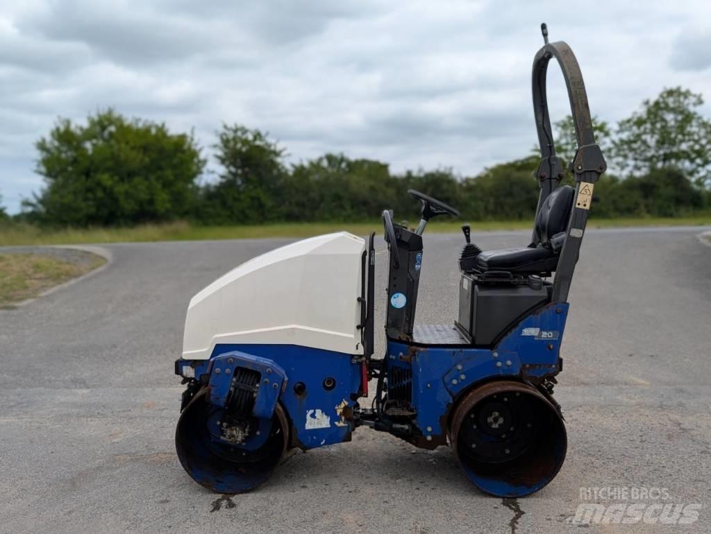 Ammann ARX 20 Ikerdobos hengerek
