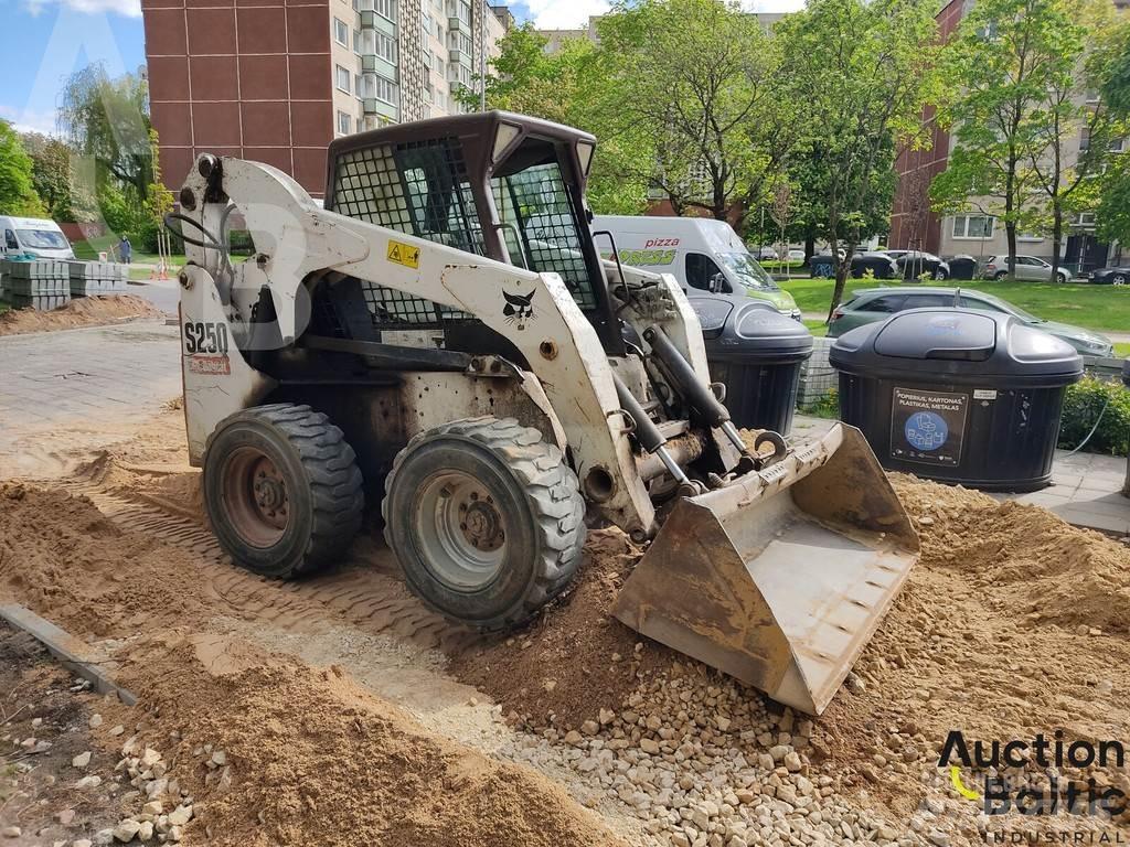 Bobcat S 250 Kompaktrakodók