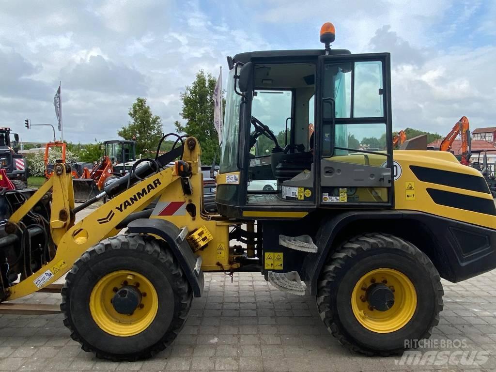 Yanmar V100 Gumikerekes homlokrakodók