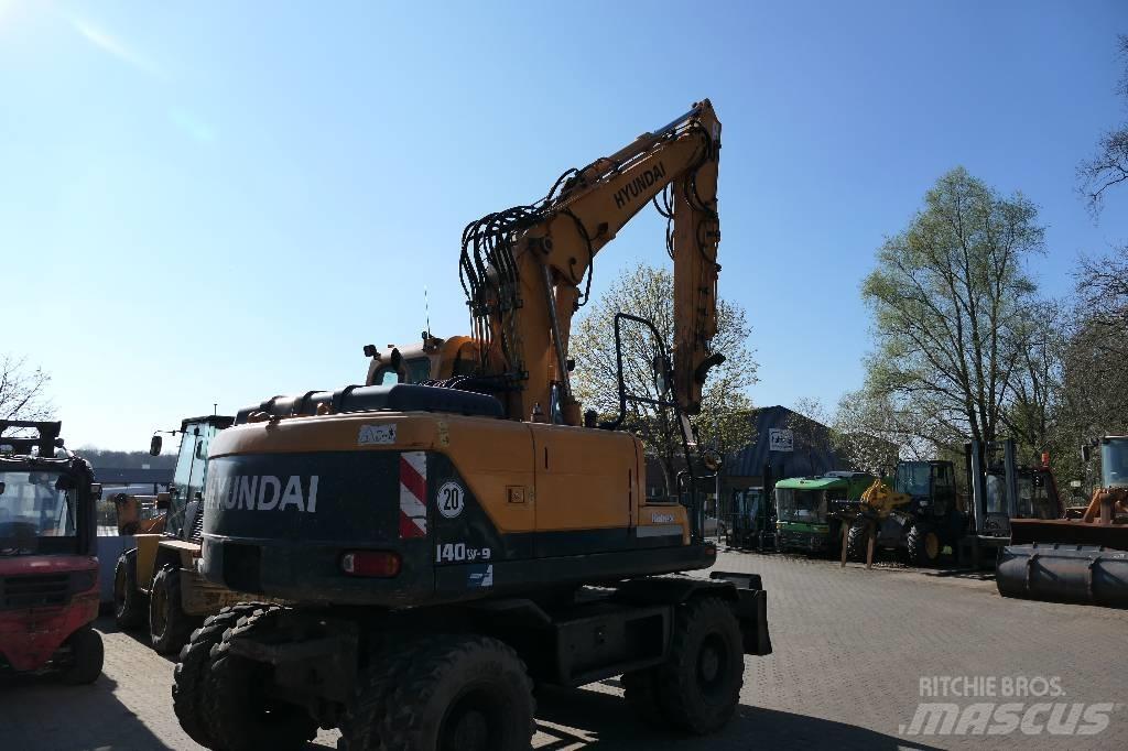 Hyundai 140-9 Gumikerekes kotrók
