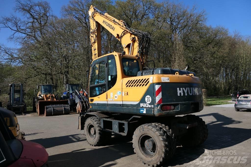 Hyundai 140-9 Gumikerekes kotrók
