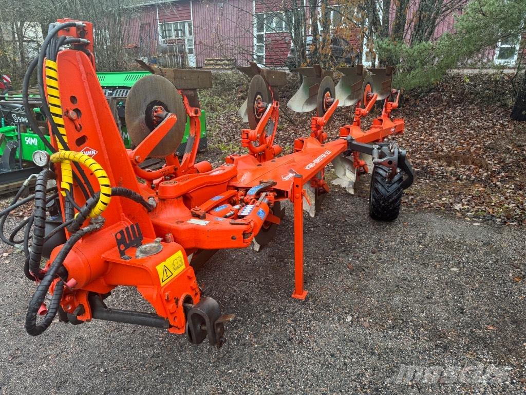 Kuhn Vari-Master 122 Váltvaforgató ekék