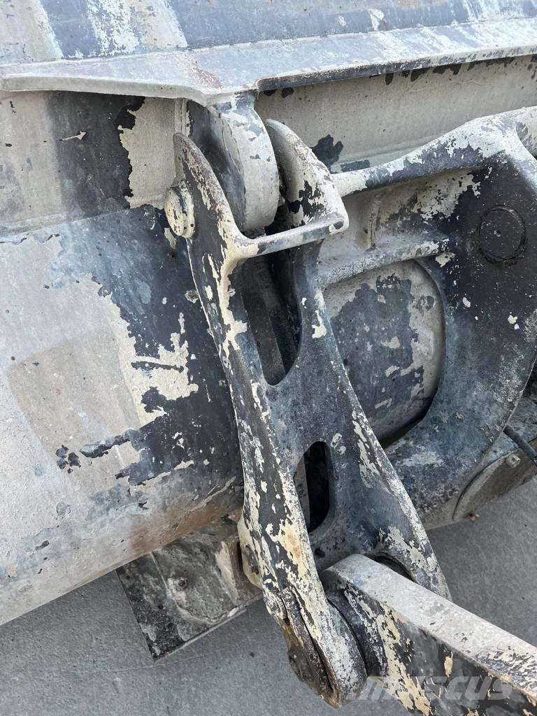 Volvo L120G Gumikerekes homlokrakodók