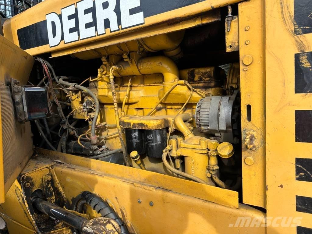 John Deere 640 D Vonszolók