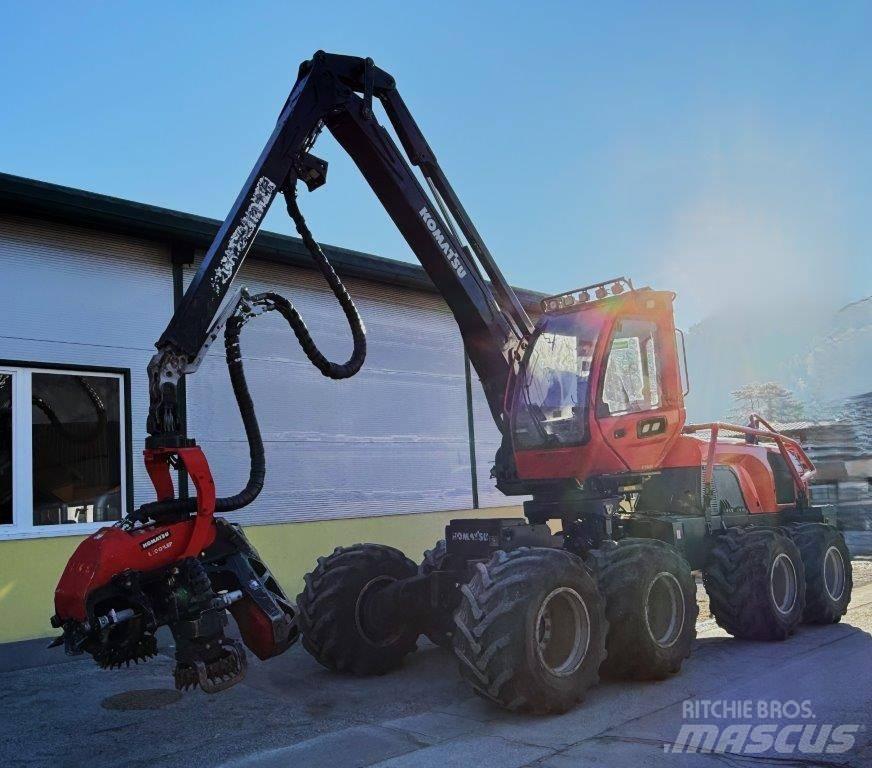 Komatsu 931 XC Betakarítók