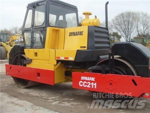 Dynapac CC 211 Ikerdobos hengerek