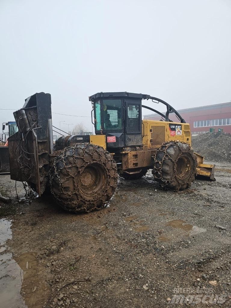 CAT 525 D Vonszolók