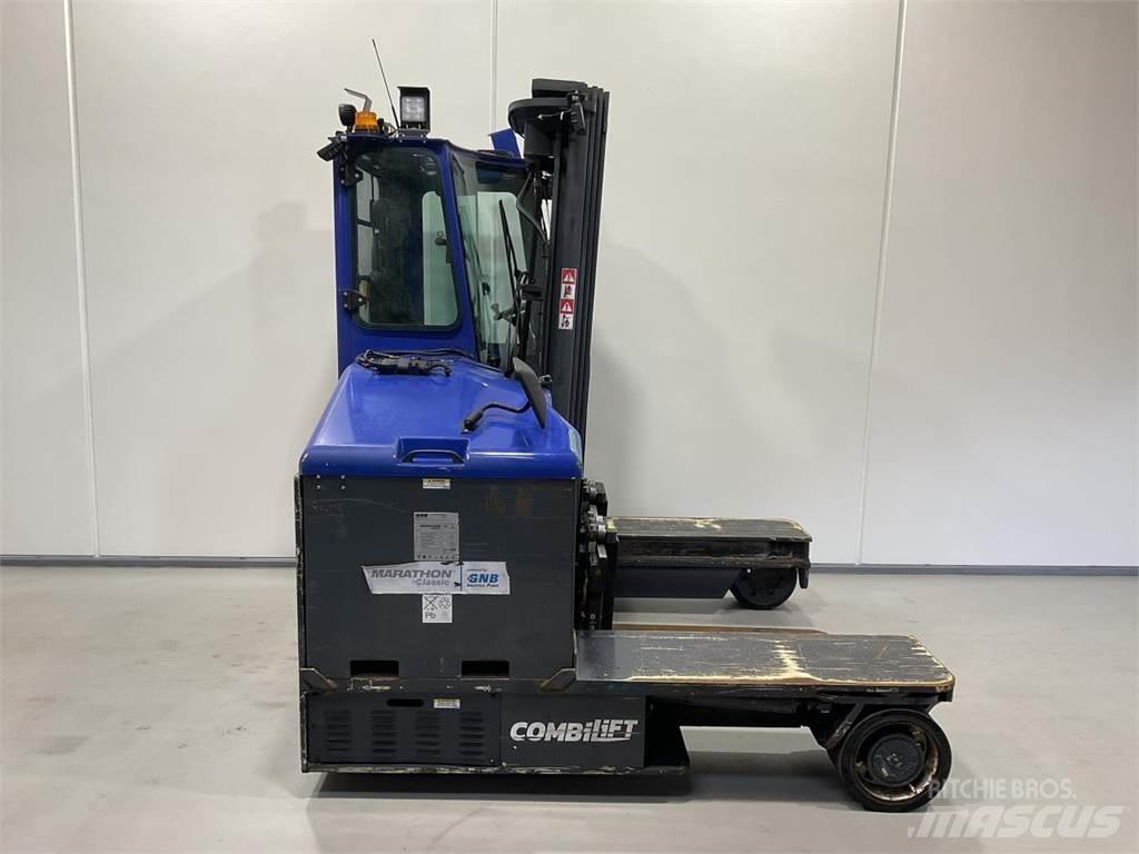 Combilift C4000ET Tolóoszlopos négyutas targonca