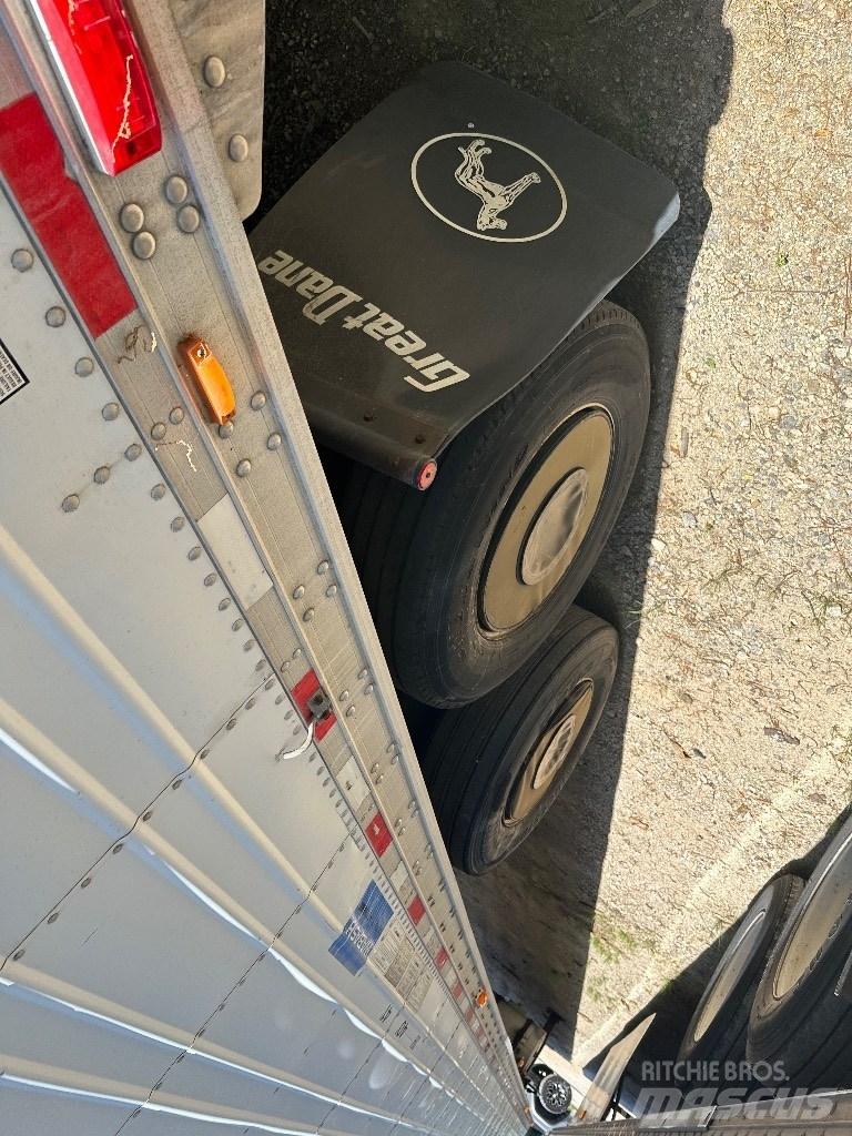 Volvo D11 Dobozos teherautók